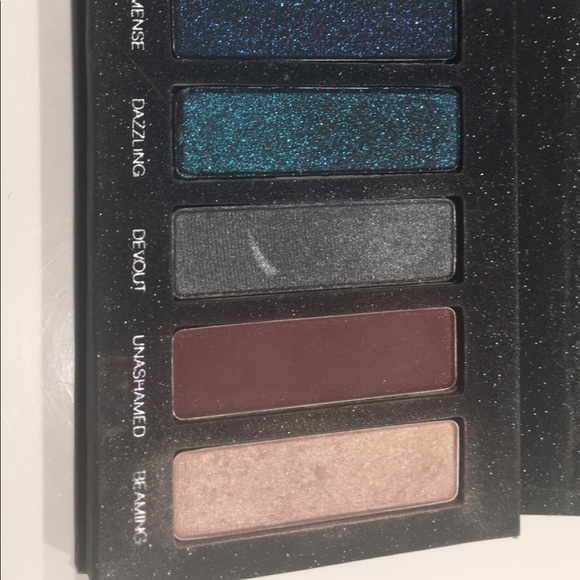 Younique Addiction Palette Anniversary Palette - Picture 4 of 4